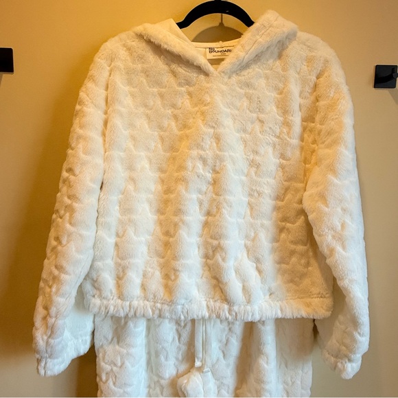 No Boundaries Cream Kids Pajama Set - Picture 3 of 5